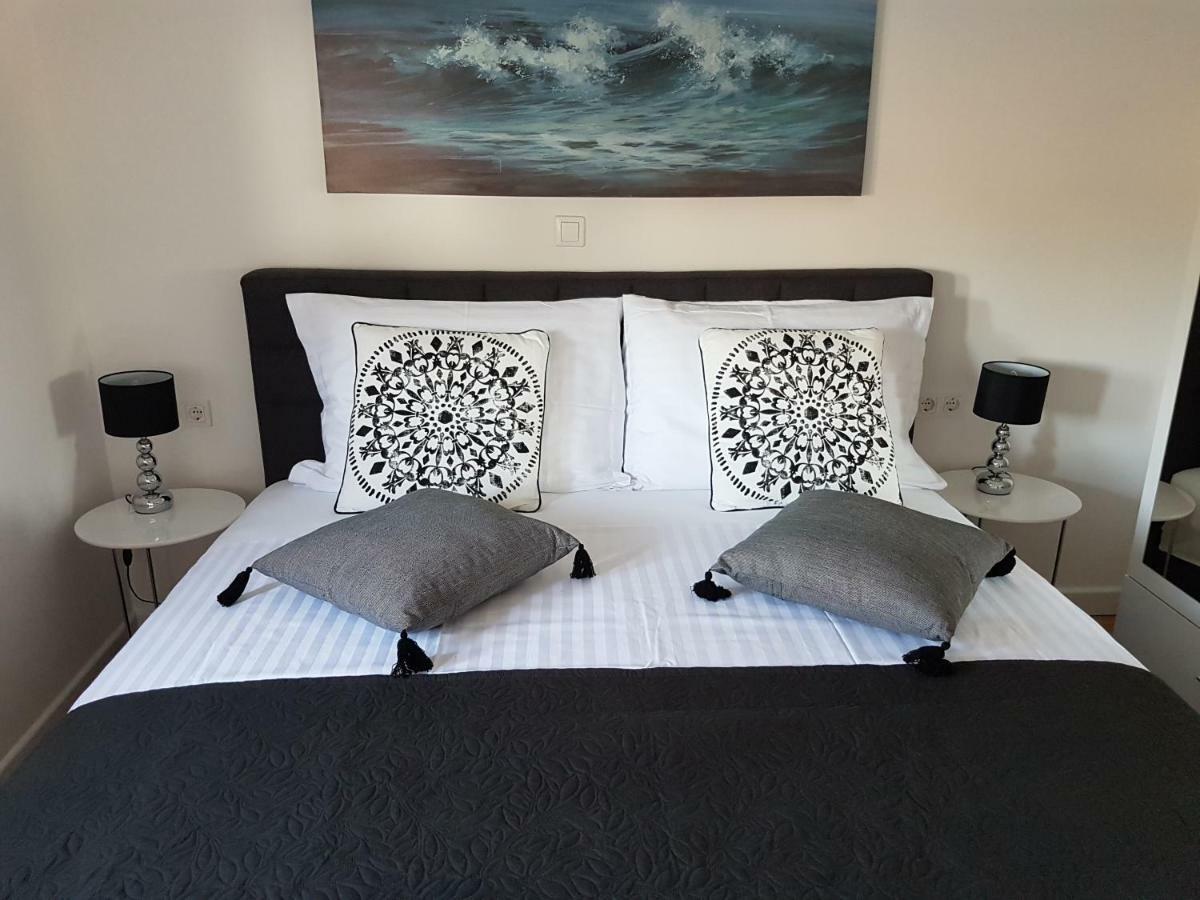 Petra'S Place - Sea View Apartment Слатине Екстериор снимка