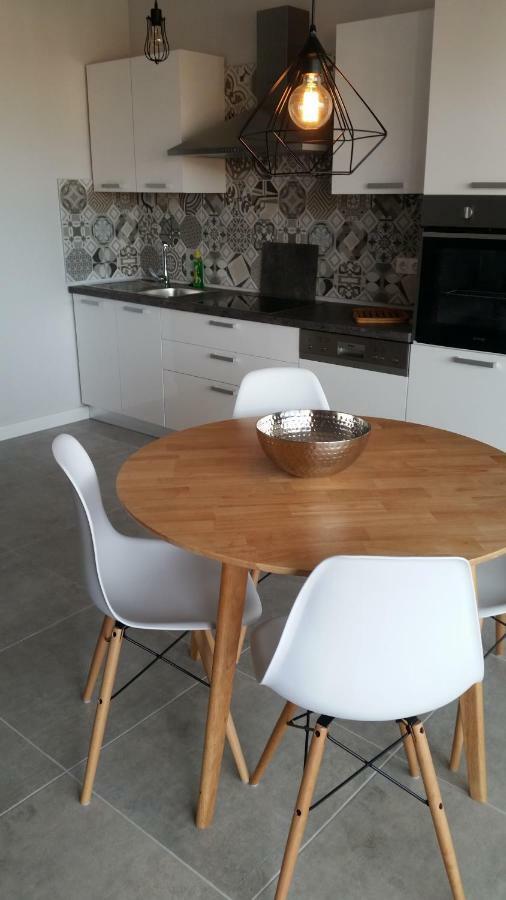 Petra'S Place - Sea View Apartment Слатине Екстериор снимка