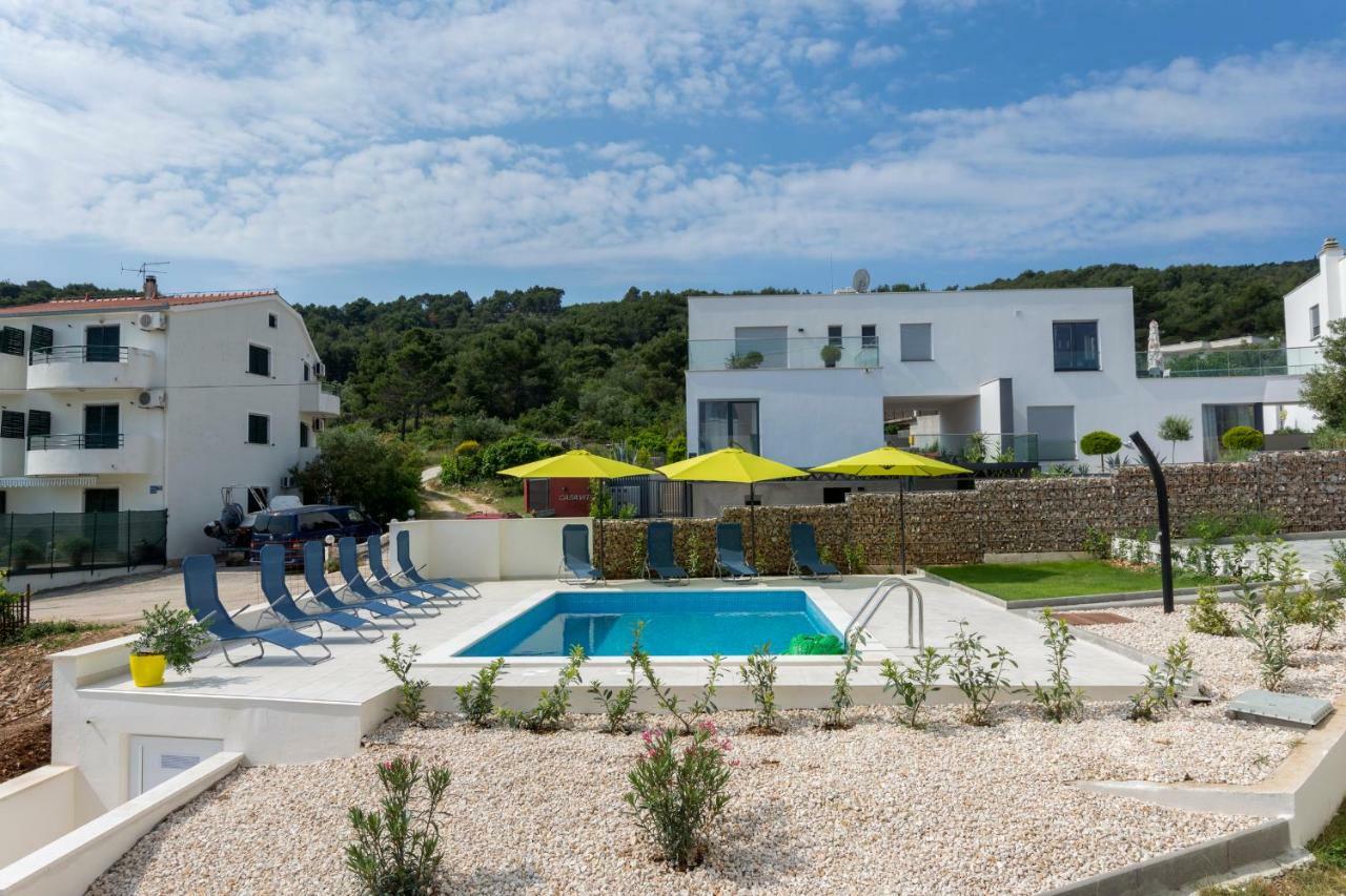 Petra'S Place - Sea View Apartment Слатине Екстериор снимка