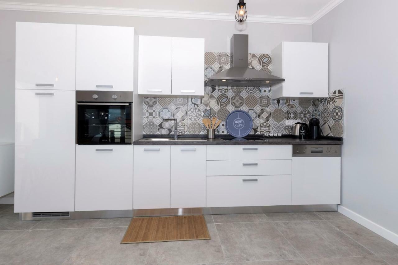 Petra'S Place - Sea View Apartment Слатине Екстериор снимка
